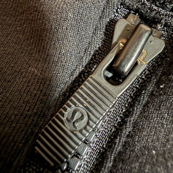 Lululemon Define Jacket – Black- Size 8🖤✨ - Picture 6 of 10